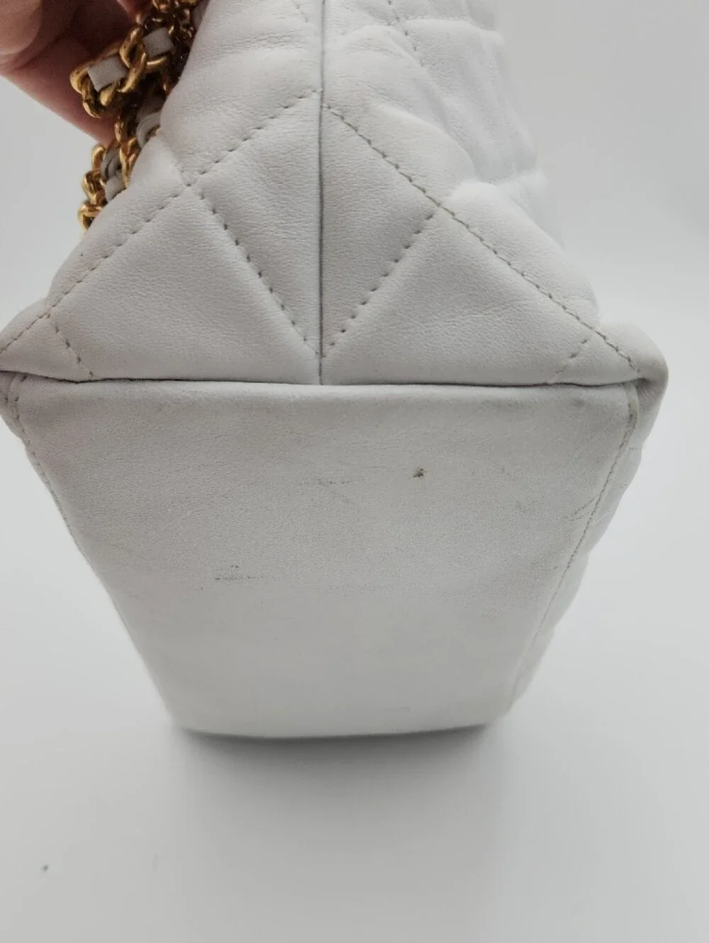 Giani Bernini Quilted White Leather Shoulder Bag with Gold Chain Strap